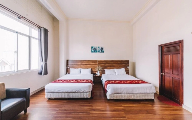 Lilly Hotel