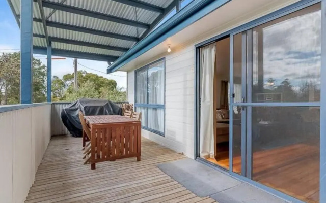 Phillip Island Time - Large home with self-contained apartment sleeps 11