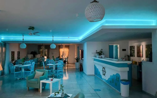 Stratos Hotel