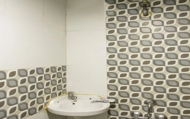 Hotel Shree Palace by OYO Rooms