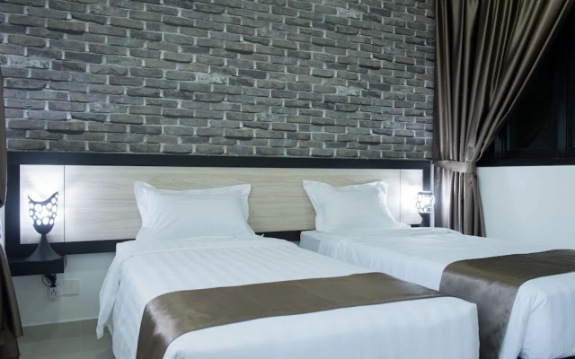 Ezzyhome @ Medini