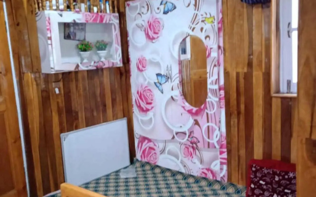 POP 92683 Tabasum Homestay