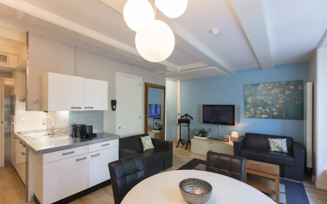 Dutch Masters Apartments