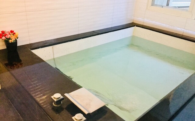Tianchi Hot Spring Hotel