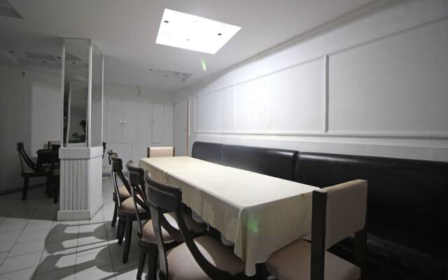 OYO 6119 Hotel Royal Classic