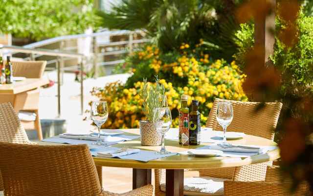 Minoa Palace Resort