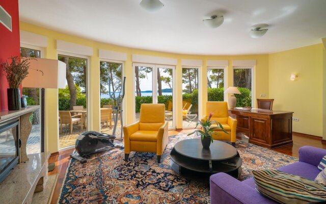 Awesome Home in Sibenik With Wifi and 3 Bedrooms