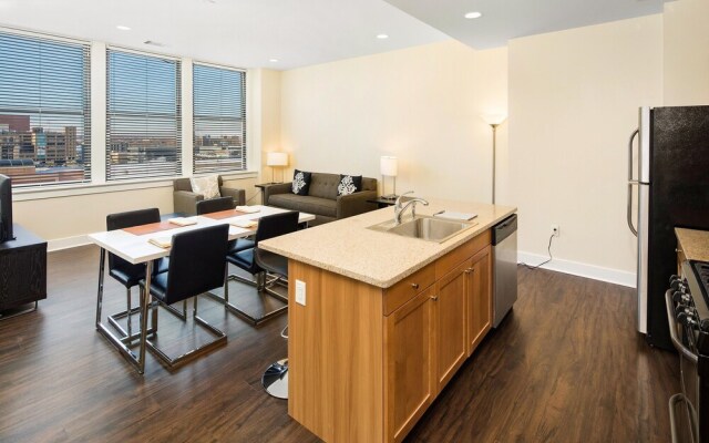 Global Luxury Suites at the Gateway Arch