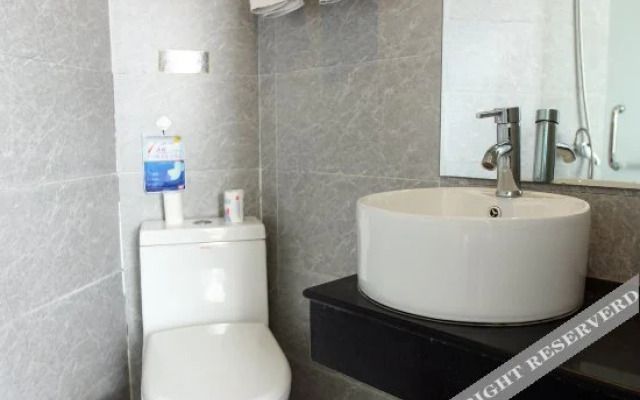 SET Youpin Hotel (Jingzhou Sanwan Road Education College)