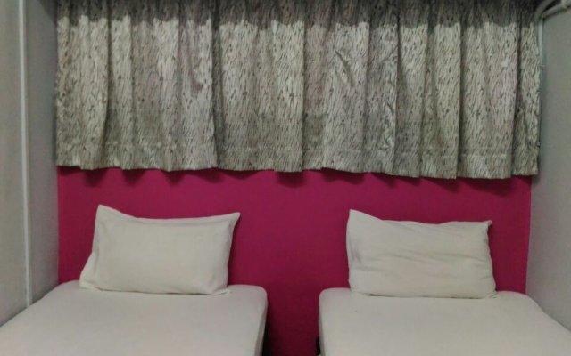 OYO 90138 Hotel Elwarda Klcity