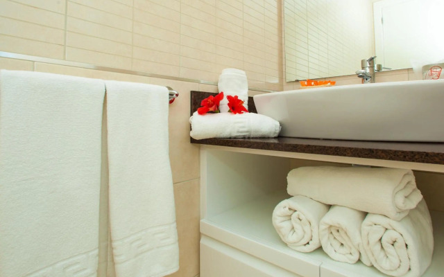 Marina Palace Apartments