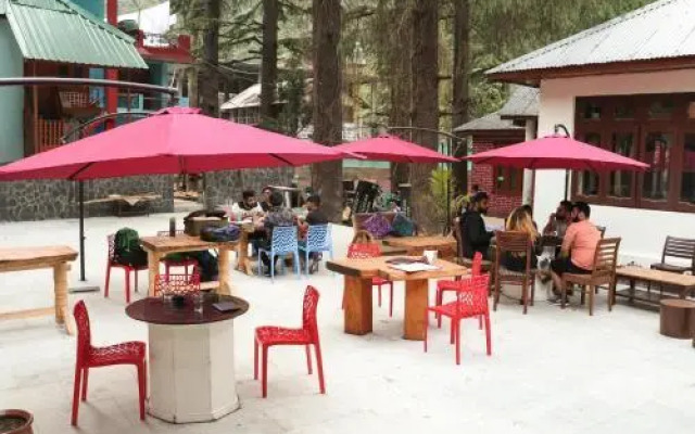 The Rainbow Inn & Cafe