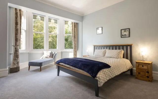 Host Stay Chatsworth Townhouse I