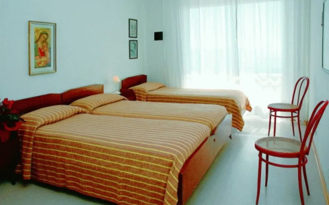 Seaside Bliss Apartment With Front sea View
