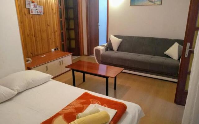 Apartment Curri