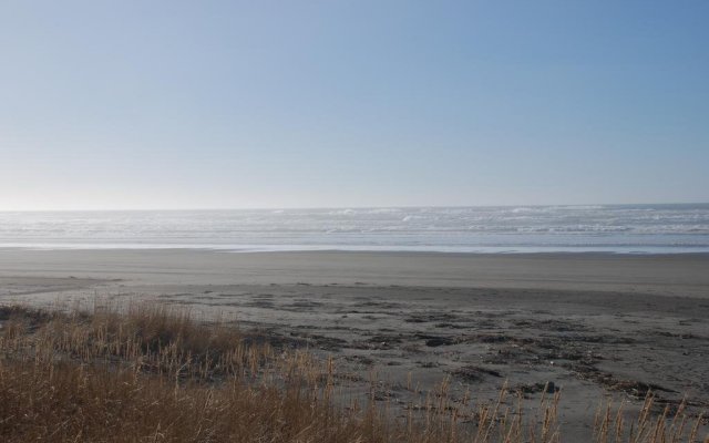 Lighthouse Oceanfront Resort