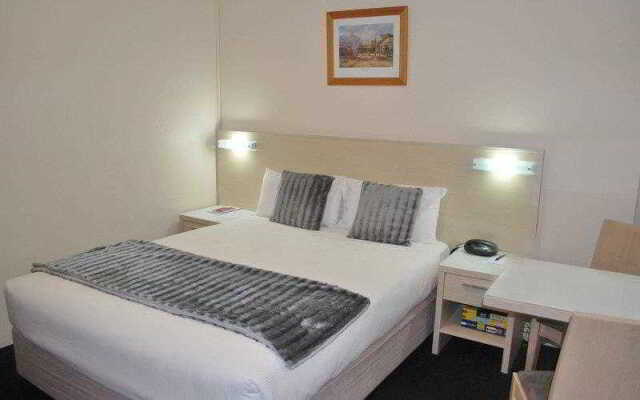 Best Western - Philip Lodge Motel