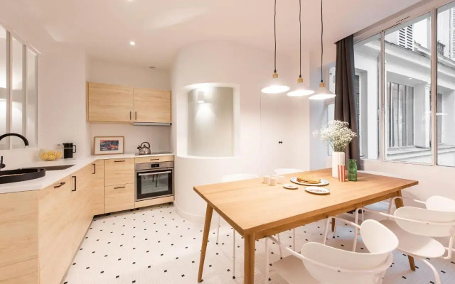 Central and renovated Parisian apartment, 6-7 guests