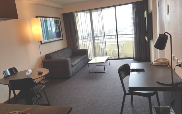 Parramatta Hotel in Mantra Building