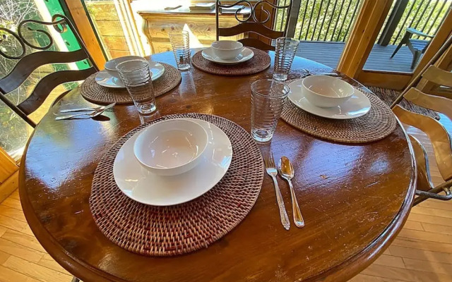 A Stellar 2bed 2bath Minutes to Parkway