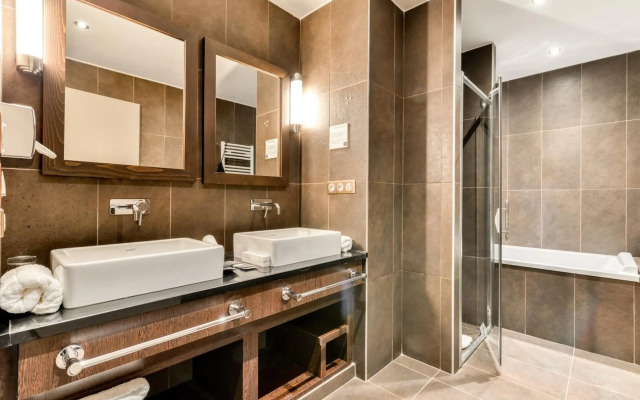 Zenitude Hotel la Valadiere, Ascend Hotel Collection