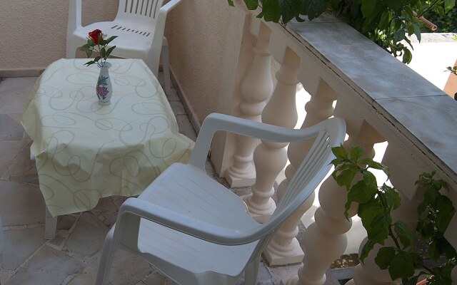 Apartments and Rooms Slavica