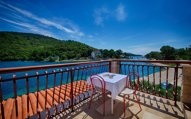 Apartments Malo Lago