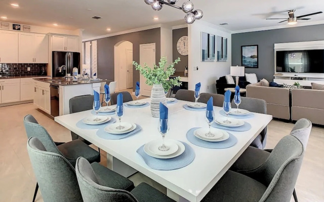 Storey Lake 6BR Private Pool Spa Waterpark/disney