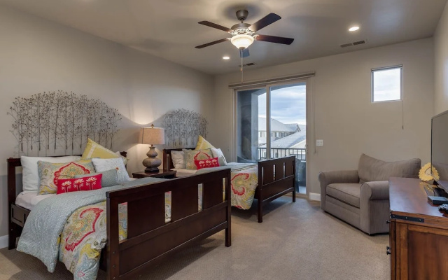 Golfers Dream 4 Bedroom Apts by Redawning