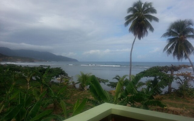 The Nixon's Bay Side Mangrove Inn