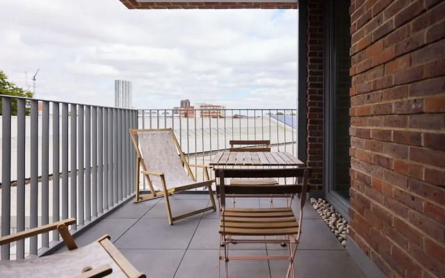 The Tottenham Escape - Lovely 2bdr Flat With Balcony