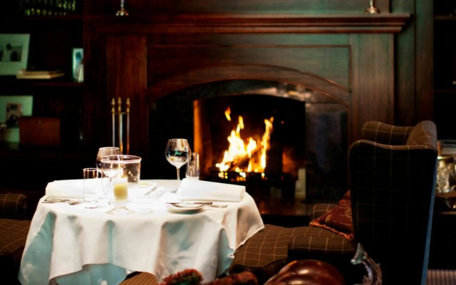 Treetops Lodge & Estate