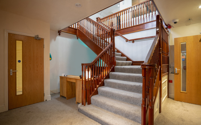 OYO Oakcroft Guest House Manchester Airport