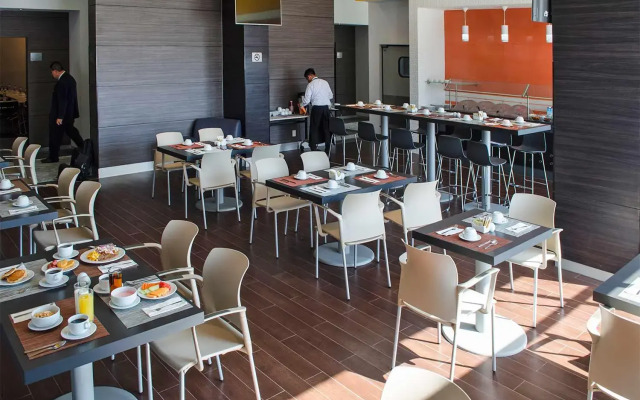 Hotel Casa Inn Galerias