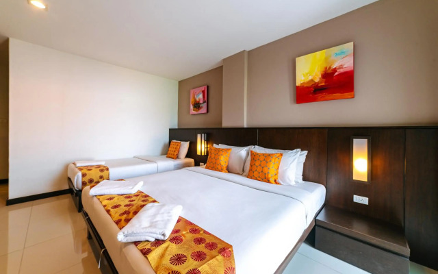 OYO 241 Ratana Hotel Sakdidet