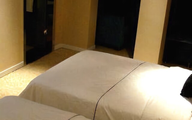 Crown Bussiness Hotel