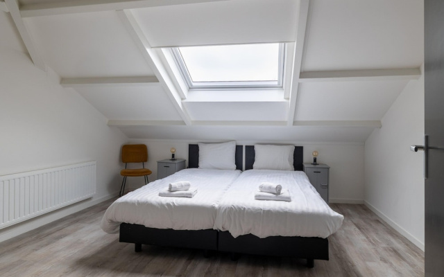 Holiday Home in Vrouwenpolder Near Beach
