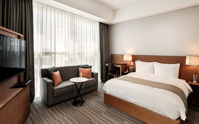 Golden Tulip Incheon Airport Hotel & Suites