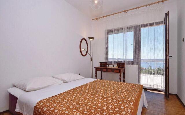 Beautiful Apartment in Starigrad Paklenica With 2 Bedrooms