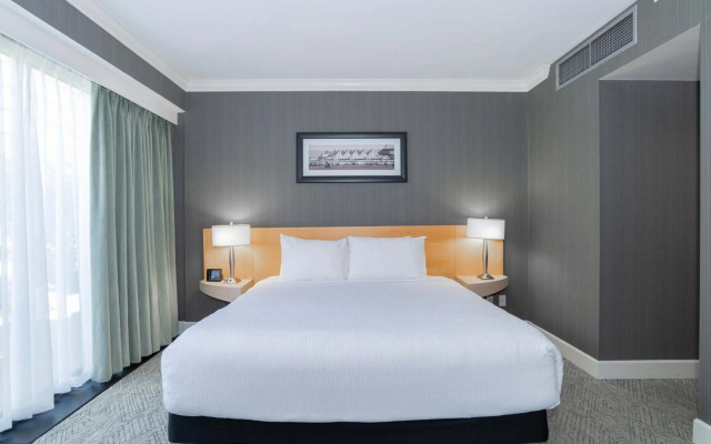 Sandman Signature Vancouver Airport Hotel & Resort
