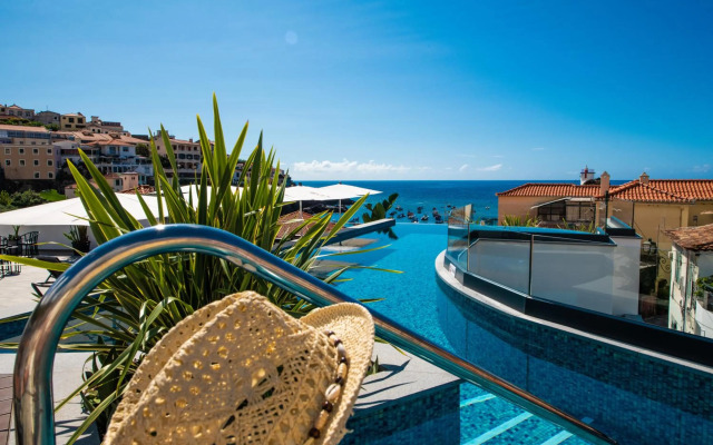 Pestana Fisherman Village