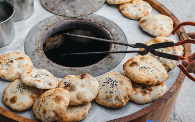 DI HU YUE SHE light luxury hotel