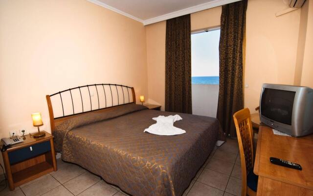 Xenos Kamara Beach
