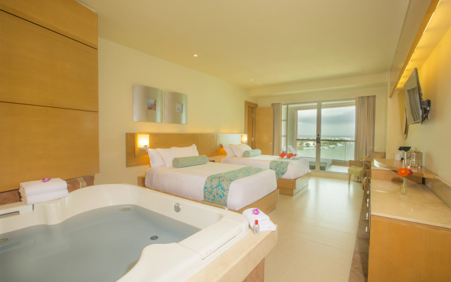 Beach Palace Family Resort & Spa - All-Inclusive