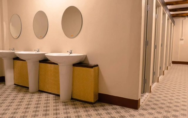 OYO 718 Grace Hostel