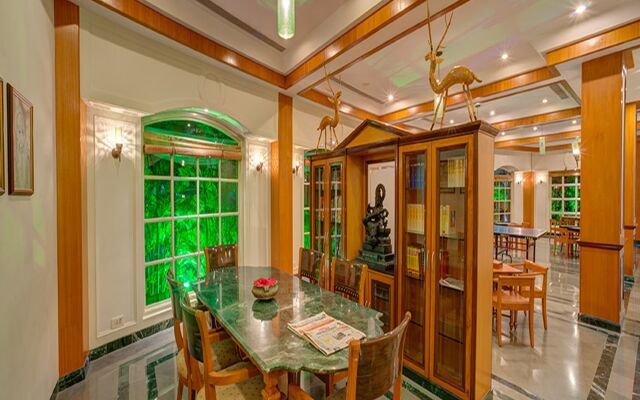 Renest Shraddha Inn - Shirdi
