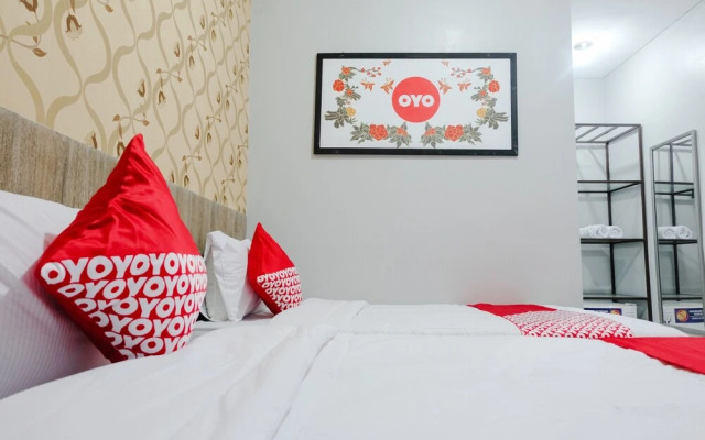 OYO 815 Double D9 Guesthouse