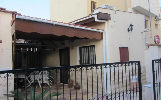 Pissuri Village Cheap House El1