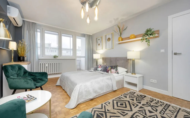 Unique Bright Apartment by Renters