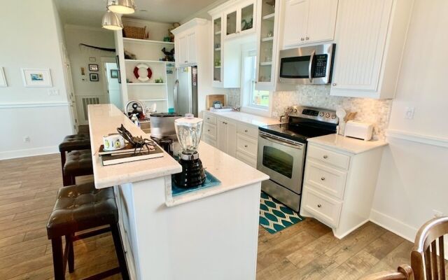 Sea Hag 3 Bedroom Home by Redawning